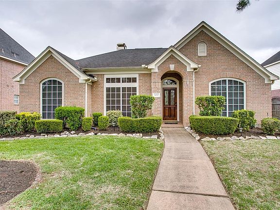 4th image of 3019 Brookview Dr