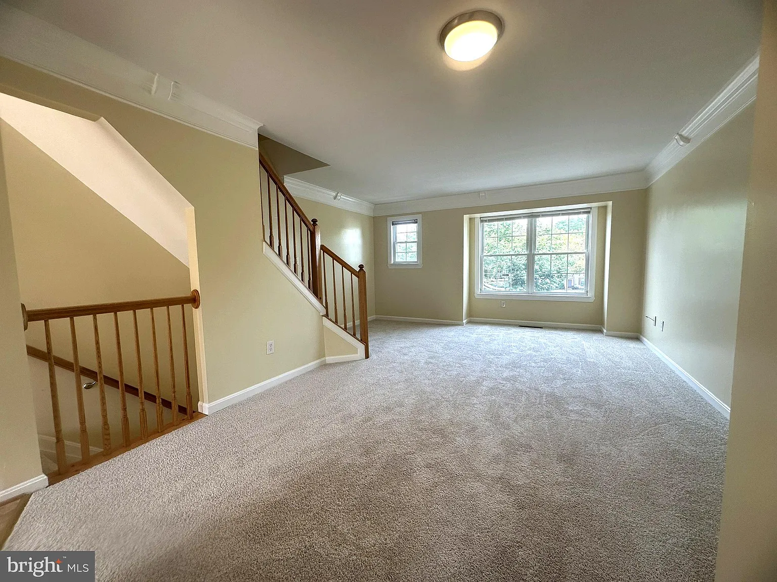 Sherbrooke Condo — Photo 3