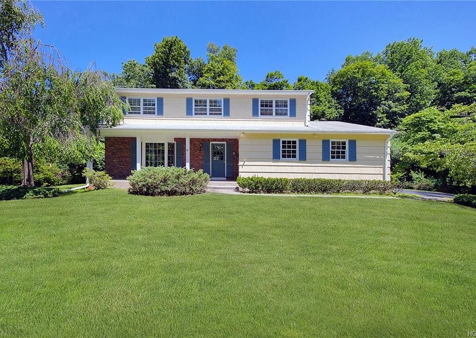 1st image of 14 Elaine Dr