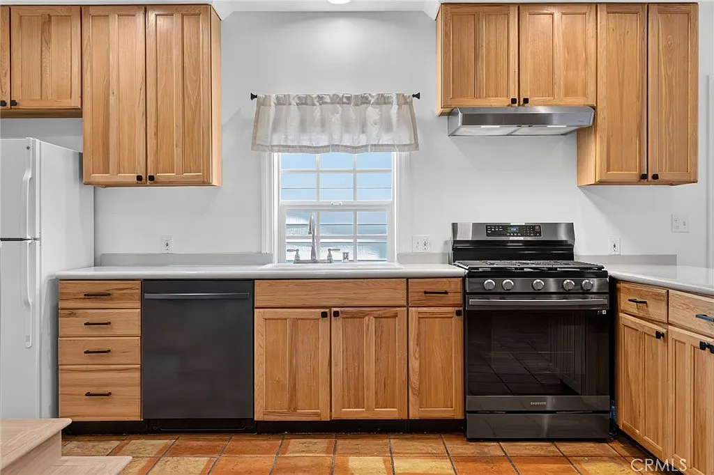 2 bed, 1250 sqft, $4,500 — Photo 4