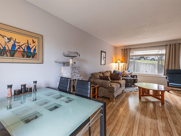 3rd image of 1605 Summit Dr #75