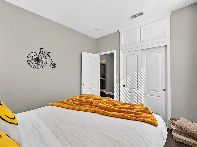 390 Caravaggio Cir — Photo 51