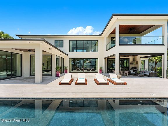 4th image of 7866 Casuarina Dr