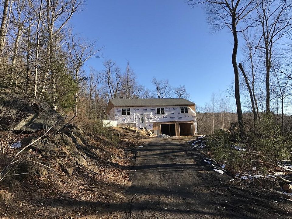 2nd image of 52 Saint Clair Rd