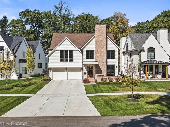 777 Wimbleton Dr, Birmingham, MI 48009