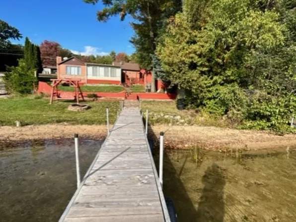 4670 E Arnold Lake Rd, Harrison, MI 48625