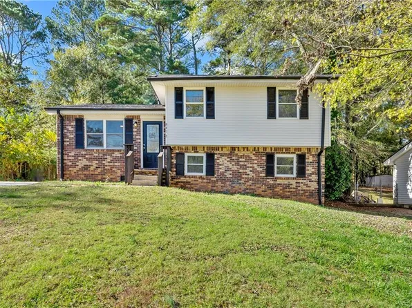 8473 Taylor Rd, Riverdale, GA 30274
