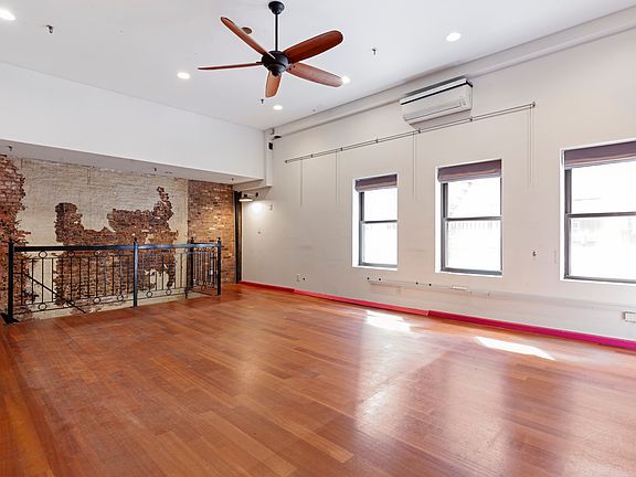 5th image of 407 W 39th St