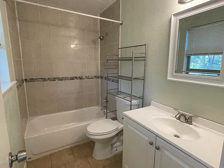 4202 Fernwood Dr #1 — Photo 7