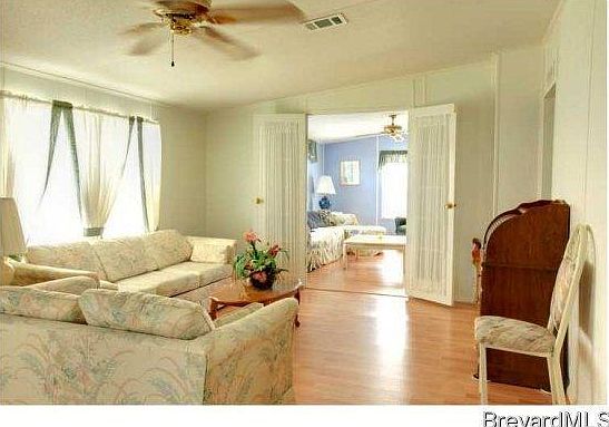 3rd image of 625 Periwinkle Cir