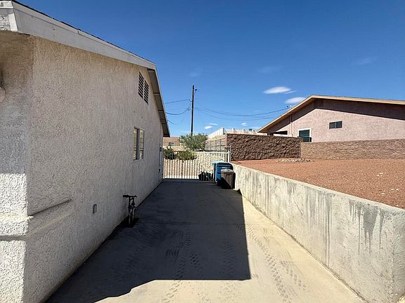 3rd image of 2341 Rainbow Ave N