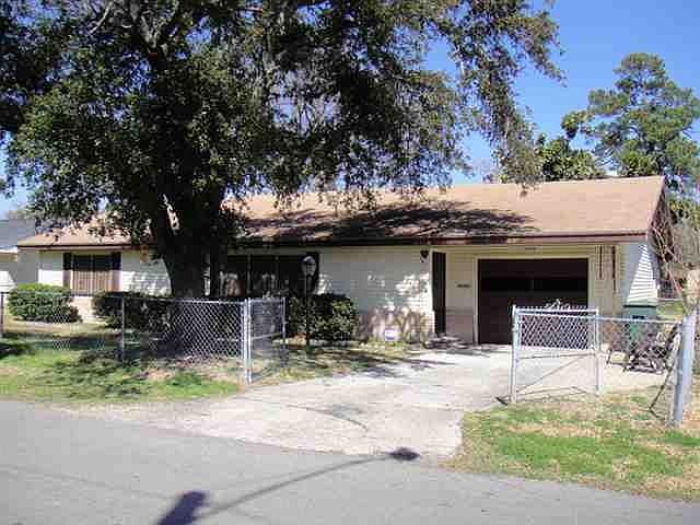 1st image of 1916 Oak Ave