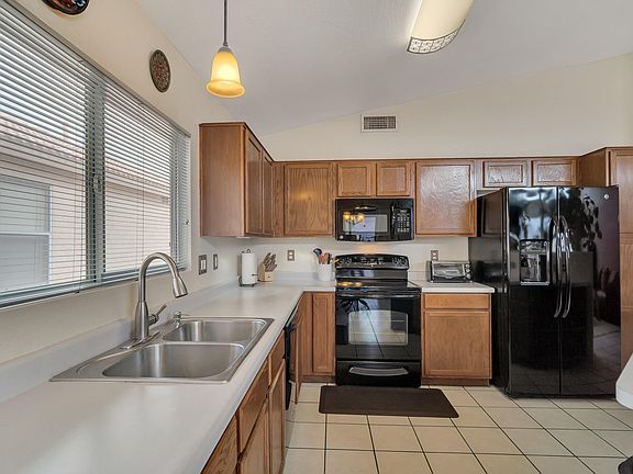 3rd image of 8250 S Placita Del Parque