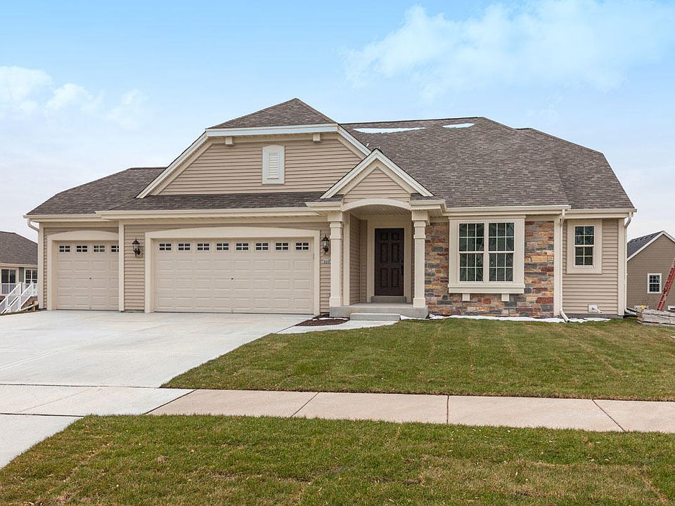 1st image of 333 Blazing Star Cir