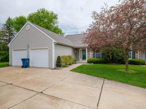 2912 Hunters Pl, Kalamazoo, MI 49048