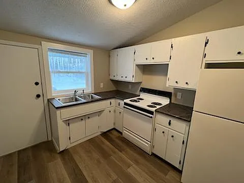 2 bed, 900 sqft, $1,000 — Photo 2