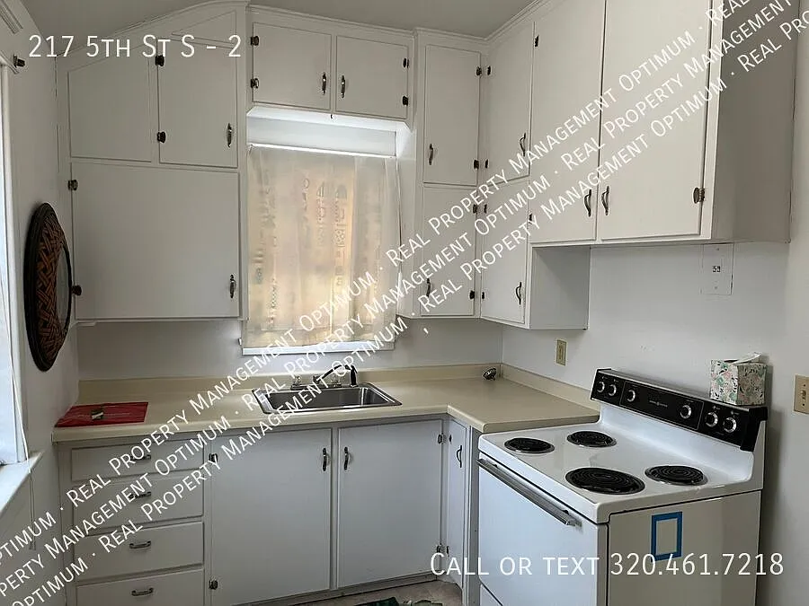 1 Bedroom 1 Bath Apartment Available — Photo 1
