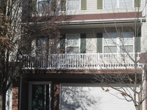 445 Silver Leaf Dr, Christiansburg, VA 24073