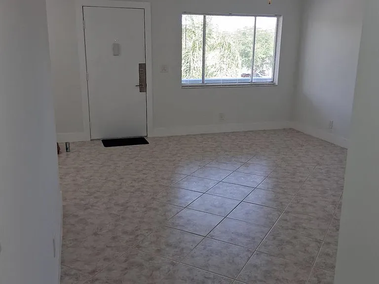 2100 Springdale Blvd #303 — Photo 4