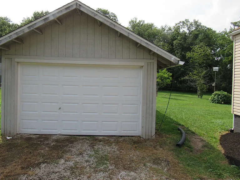 180 Columbine Ave — Photo 13