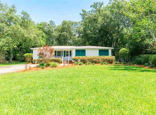 304 Fairpoint Dr, Gulf Breeze, FL 32561