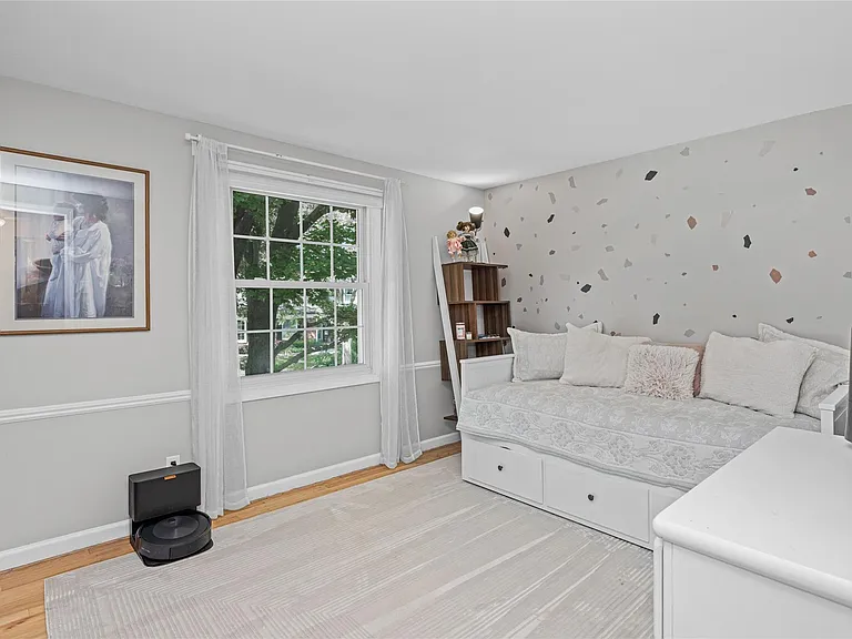 16610 Old Bedford Rd — Photo 29