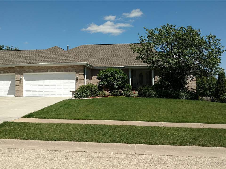 1st image of 1242 Brook Hill Close