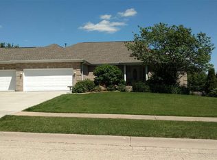 1242 Brook Hill Close, Rockford, IL 61108