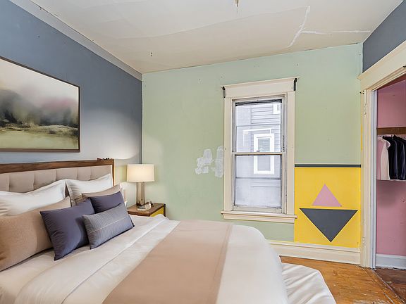 3rd image of 536 N Taylor Ave