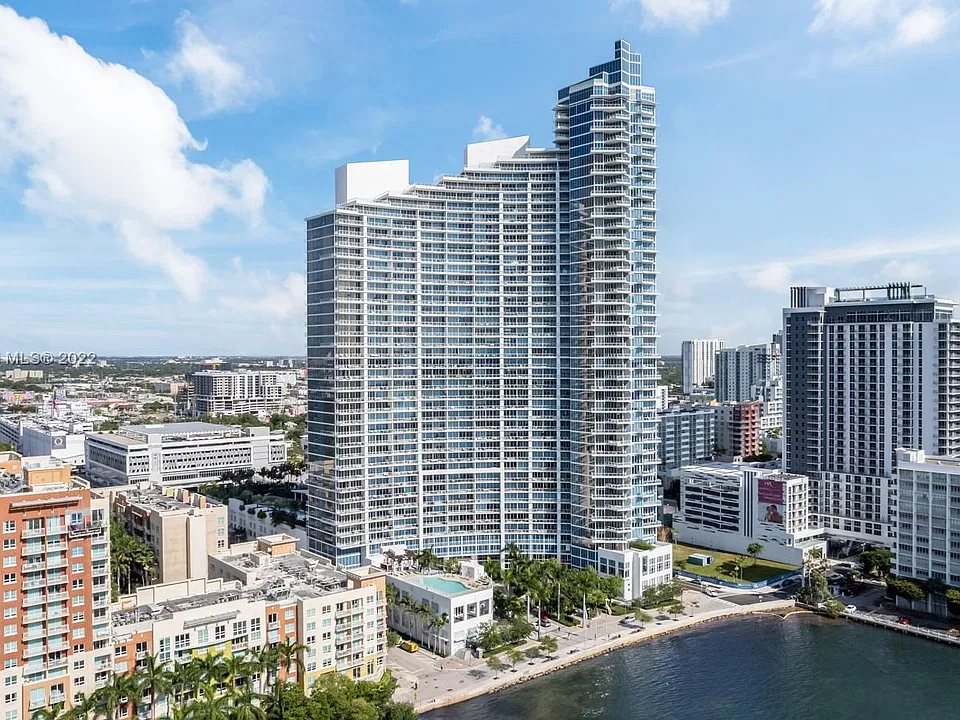 2020 N Bayshore Dr