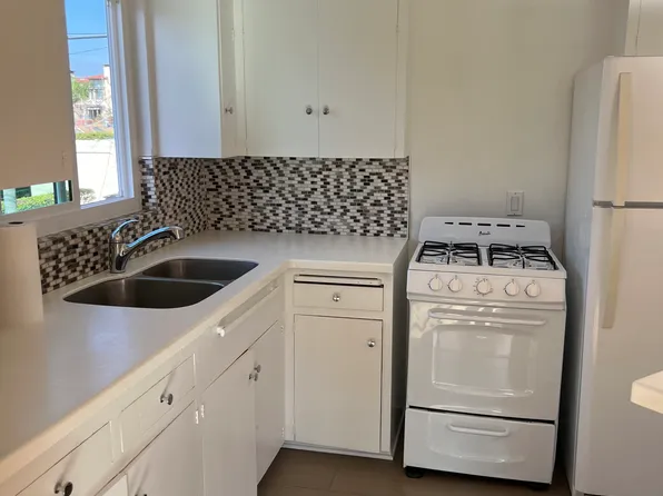 1013 2nd St, Coronado, CA 92118