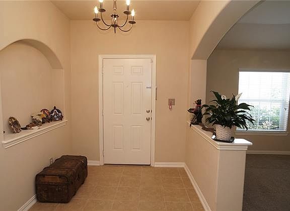 5th image of 1209 Montell Ln
