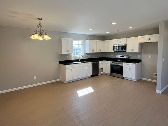 4th image of 496 Bernice Snow Rd