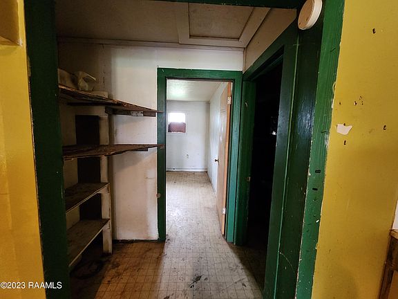 5th image of 807 American Legion Dr