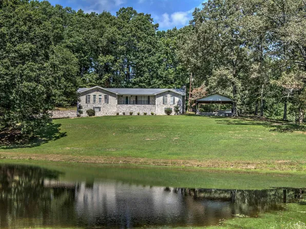 110 Hughes Rd, Trenton, GA 30752