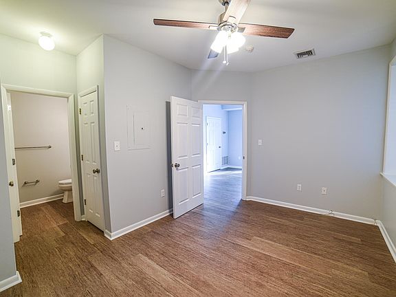 4th image of 56 E Oakland Ave #1