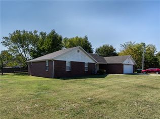 1537 Wagon Wheel Rd, Springdale, AR 72762