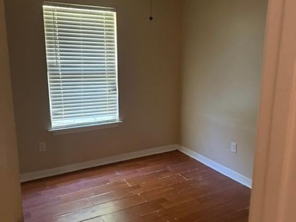 4th image of 3874 Meadow Ln