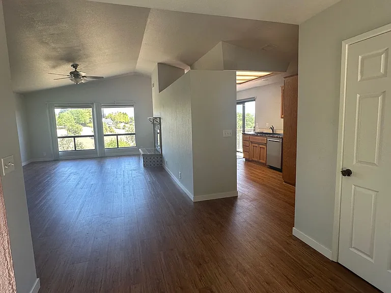 744 N Trigo Ln — Photo 10