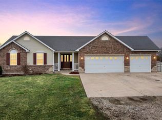 311 Cheryl Ct, Hawk Point, MO 63349
