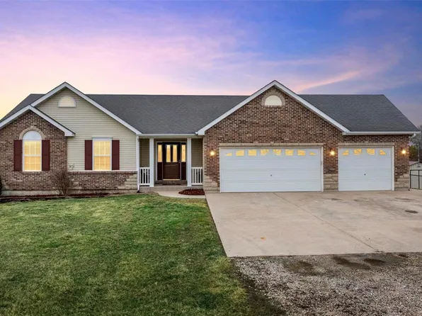 311 Cheryl Ct, Hawk Point, MO 63349