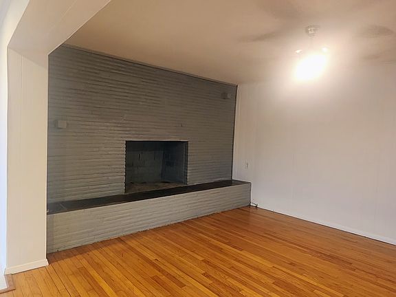 4th image of 189 Shore Dr #1