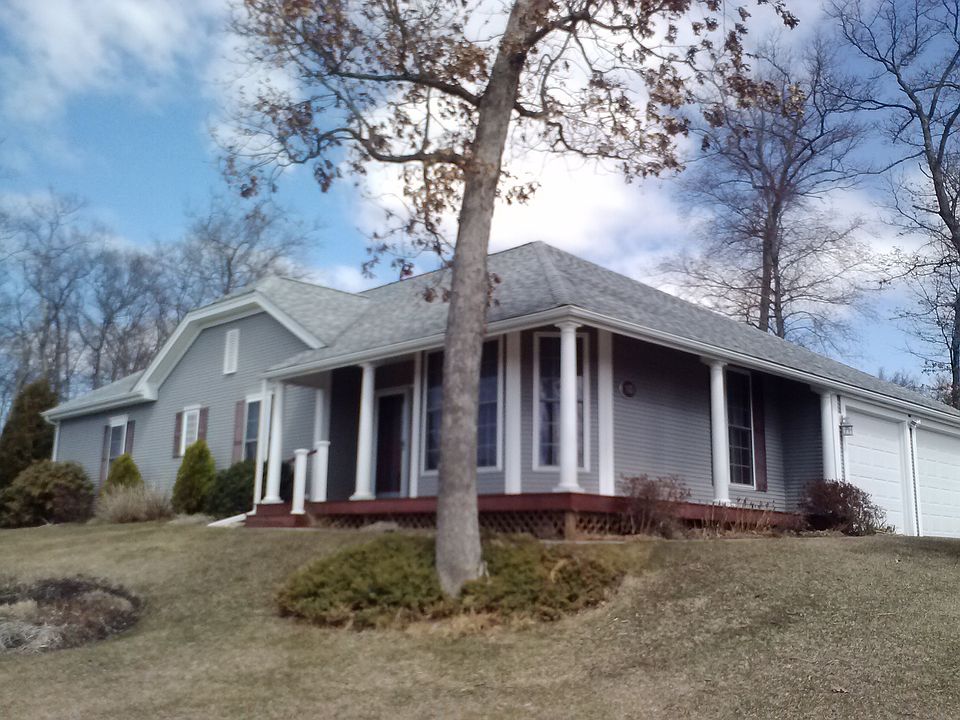 1st image of 10 Cambridge Cir