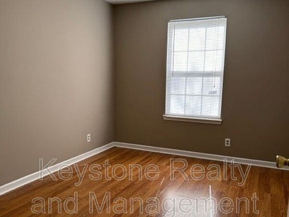 4th image of 1127 Keith Ave