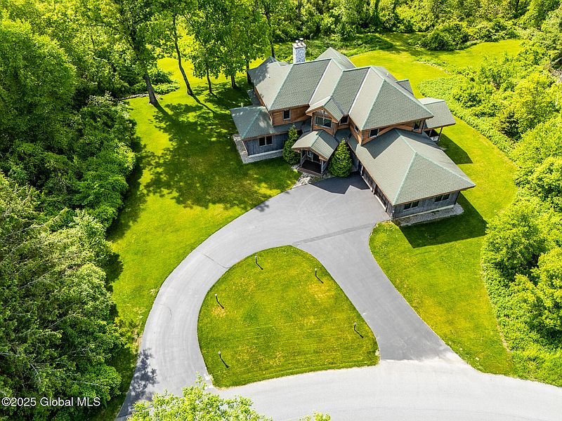 3rd image of 24 Wildwood Place
