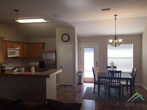 3rd image of 1103 E Park
