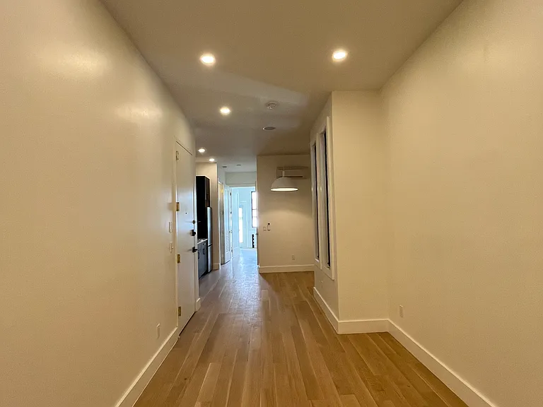 50 Grace St #1L — Photo 9