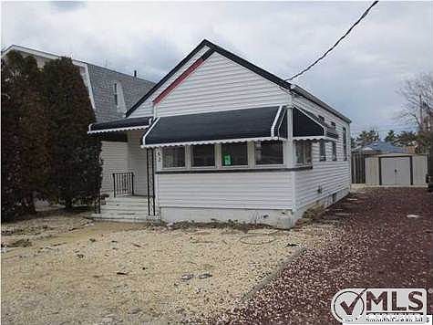 2nd image of 252 Coolidge Ave
