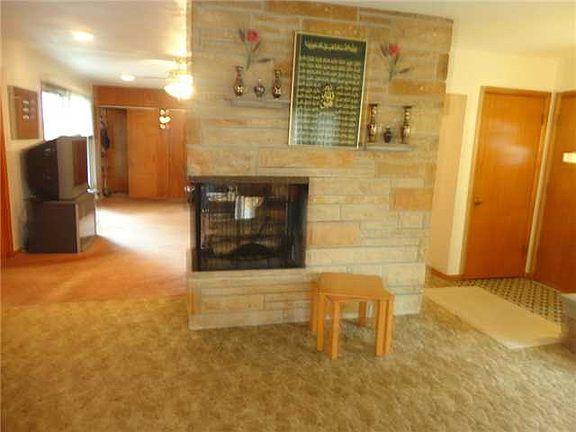 4th image of 3139 Eastmoreland Dr