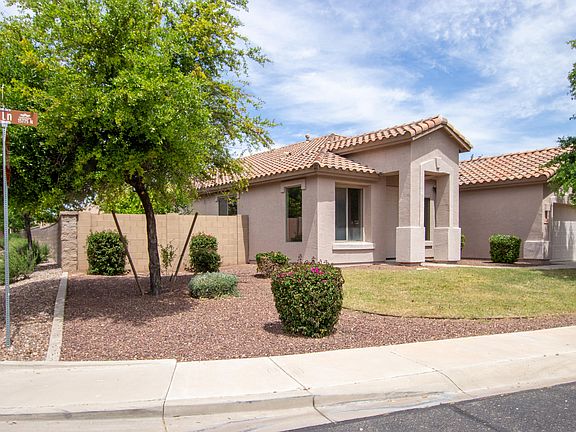 3rd image of 16846 W Tara Ln